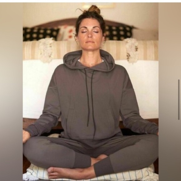 Athleta Tops - Athleta Mission Hoodie - Shale Gray Small